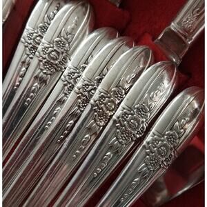 VTG WM. ROGERS/INT'L "TRIUMPH" ANTIQUE 1941 SILVERPLATE FLATWARE SVC 8, 50 PC